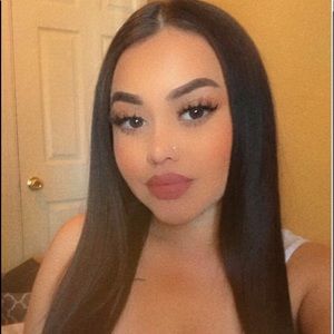 Meet your Posher, Adilene